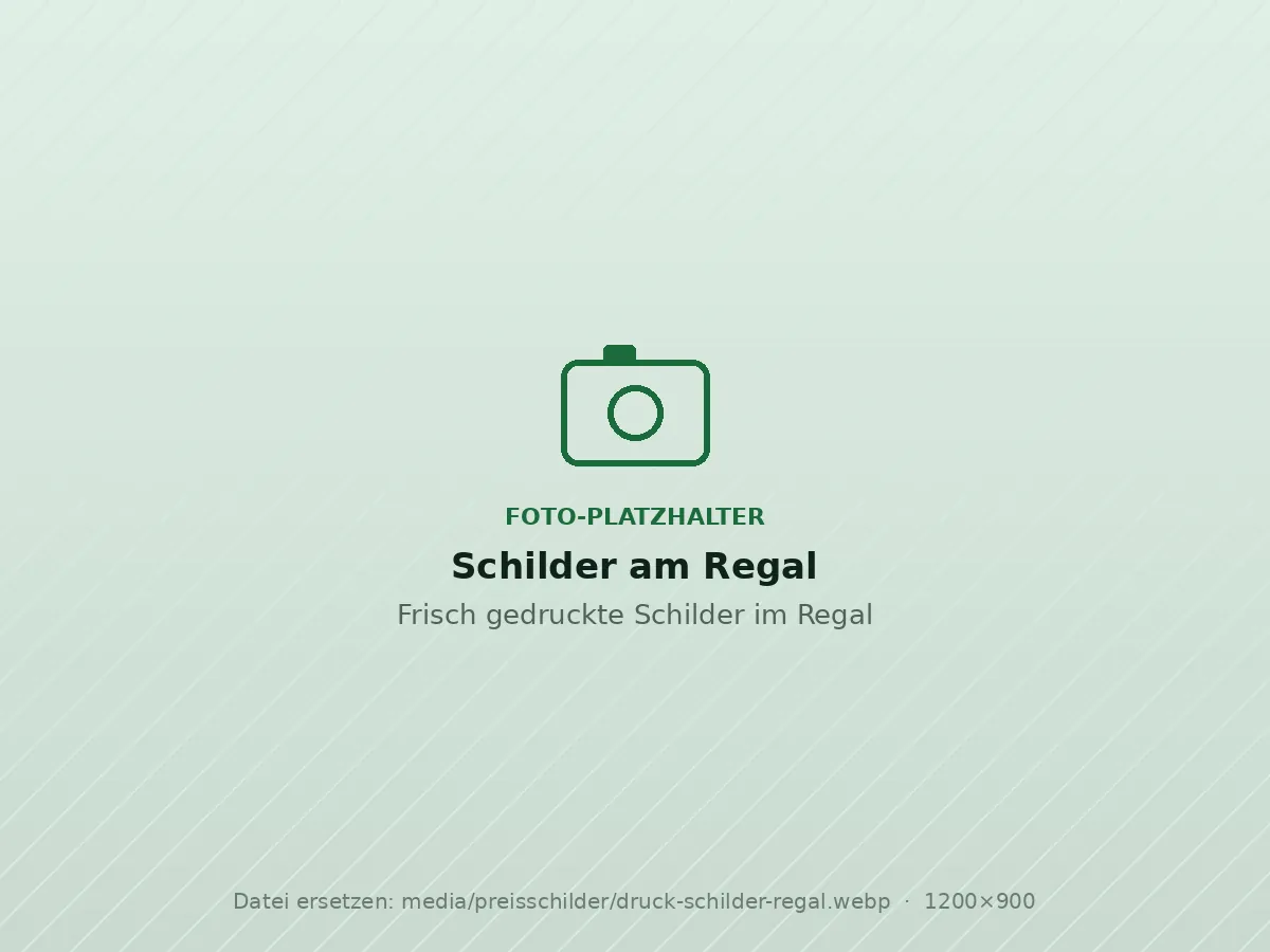Neu gedruckte Schilder am Regal